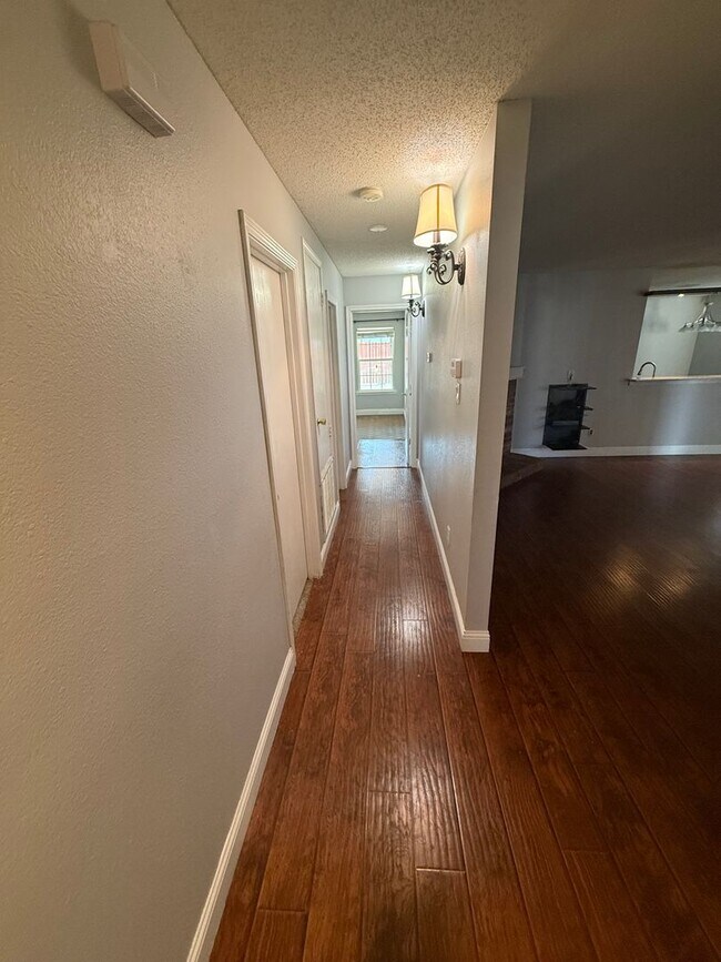 Building Photo - MOVE IN SPECIAL $500.00 OFF FIRST FULL RENT! 4 bedroom nestled in a sought after neighborhood nea...