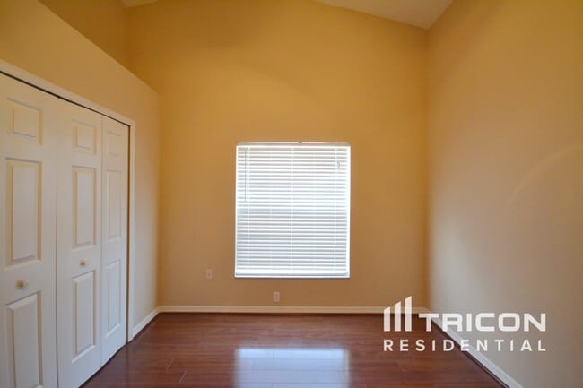 Building Photo - 6928 Jamestown Manor Dr