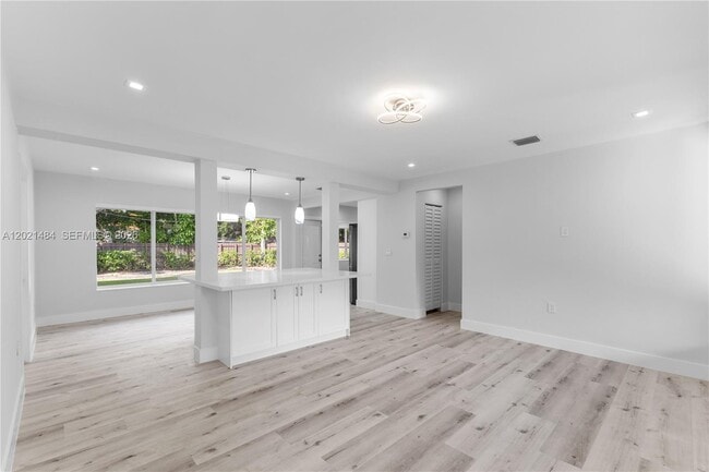 Foto del edificio - 8910 NE 9th Ct