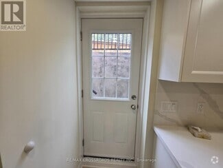 Building Photo - 66 Morrison Crescent