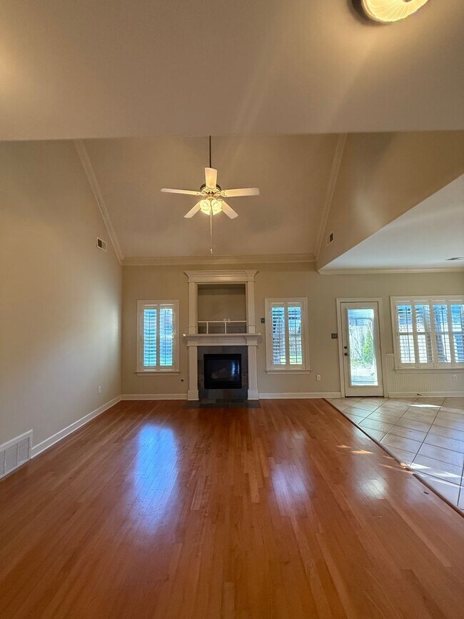 Building Photo - 6447 Cheyenne Dr