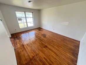 Building Photo - 6723 Ridgeway Dr