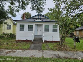 Building Photo - 1176 E 13th St