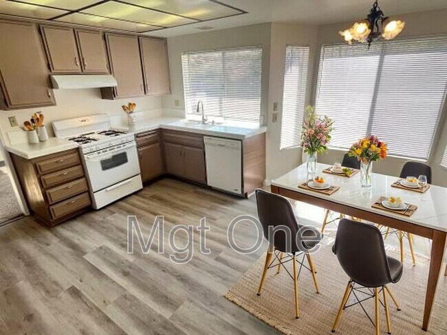 Foto del edificio - 11705 Snapdragon Ln