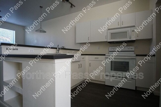 Foto del edificio - 6262 Woodrow Bean Transmountain