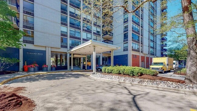Foto del edificio - 1360 N Sandburg Terrace