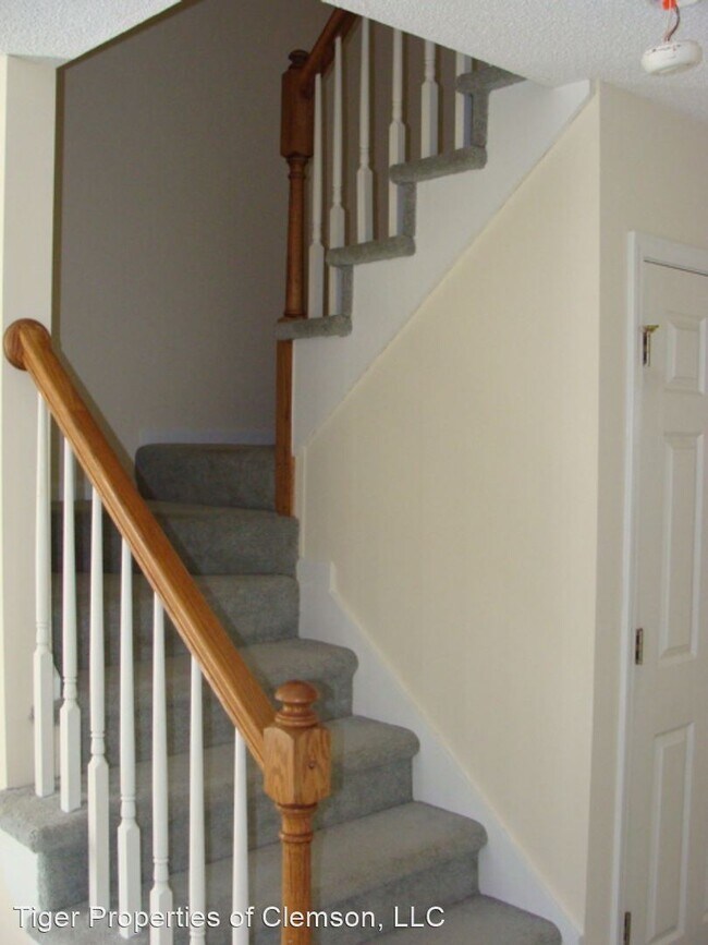 Building Photo - 3 br, 2 bath House - 208 Blue Ridge Dr