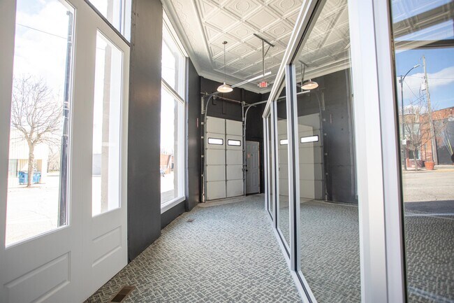 Building Photo - 136 Brady St