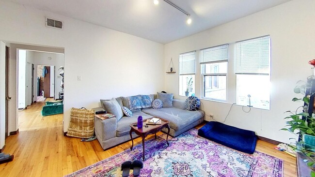 Building Photo - 1313 W Addison St