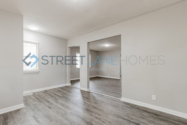 Building Photo - NOW OFFERING $250 OFF FIRST FULL MONTH IF ...