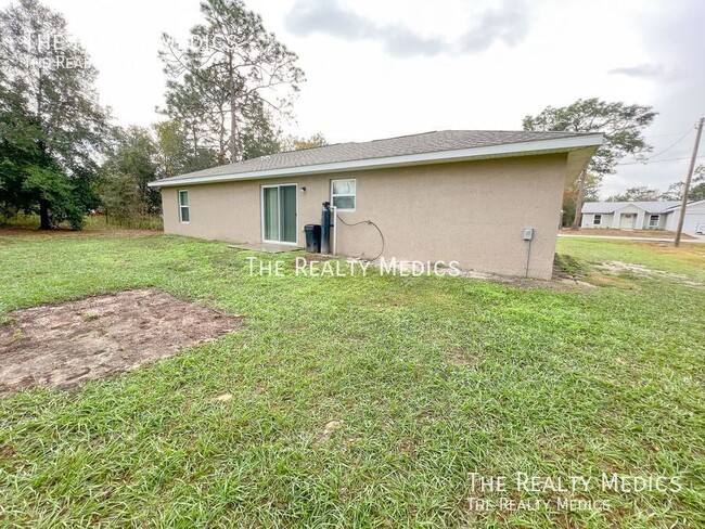 Building Photo - INCREDIBLE 3 Bedroom, 2 Bathroom Home in O...