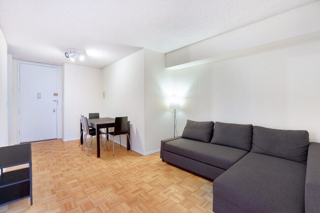 Building Photo - 404 E 79th St