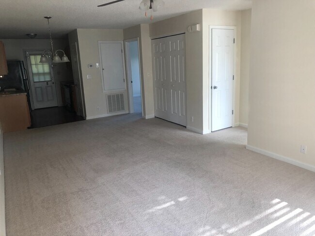 Foto del edificio - 2 bed 2 bath Condo!! Available now !!!