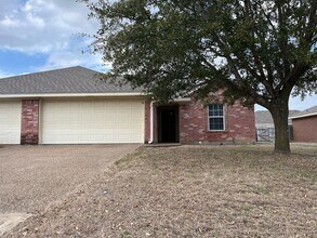 Building Photo - 3049 Palomino Trail