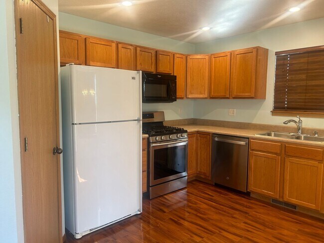 Foto del edificio - Beautiful 3 bedroom home - Clever, MO