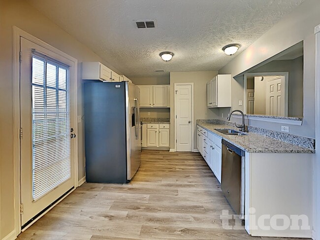 Building Photo - 4924 Nina Marie Ave