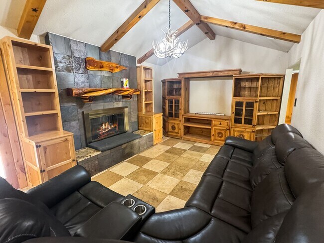 Foto del edificio - 3 Bed 2 Bath