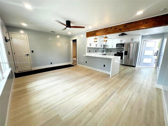 Foto del edificio - 245 SW 6th St