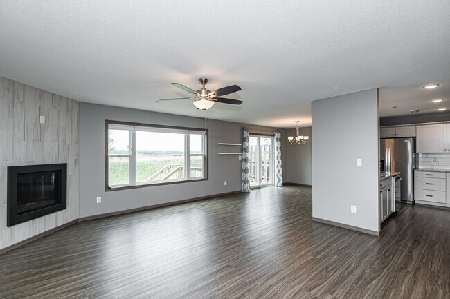Building Photo - 2162 Sparrow Plz SE