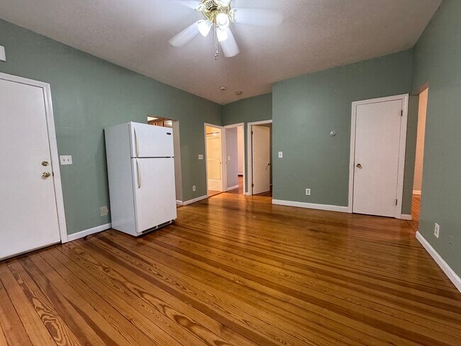 Building Photo - 171 Hunter St