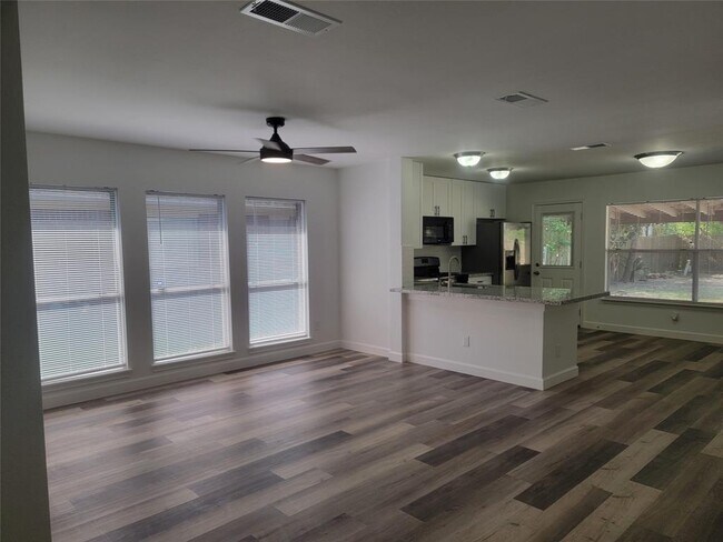 Foto del edificio - 3438 W Airport Blvd