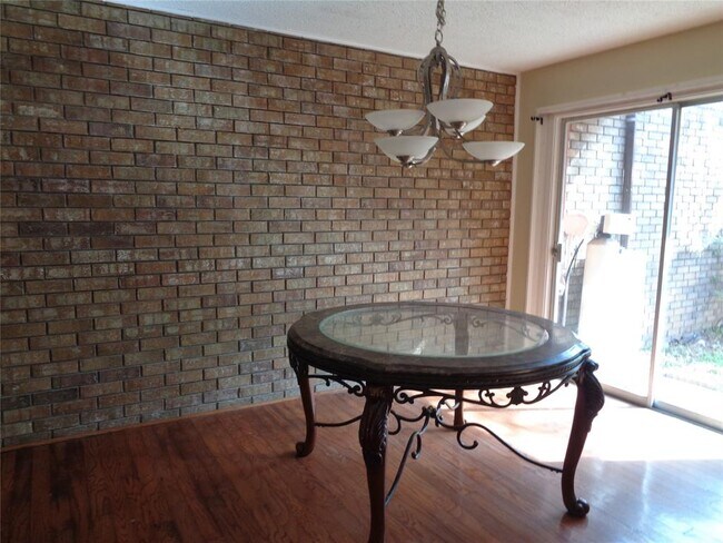 Building Photo - 73 Chervil Common