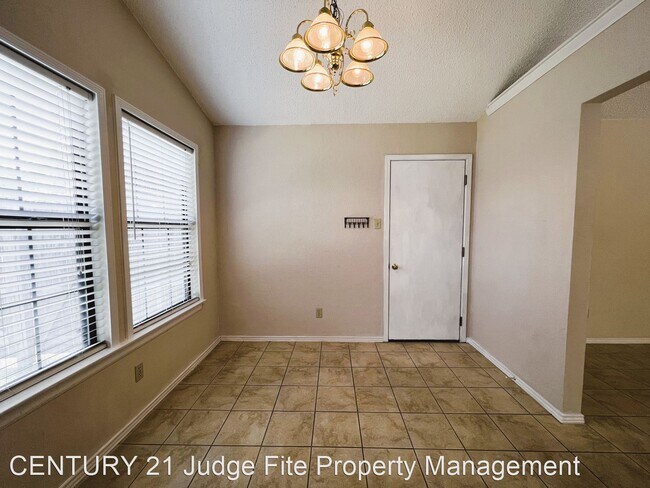 Building Photo - 3 br, 2 bath House - 3502 Peakview Drive