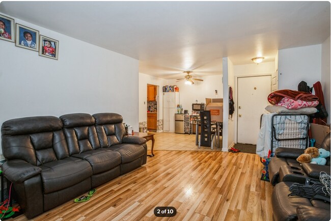 Building Photo - 1085 Valley Ln