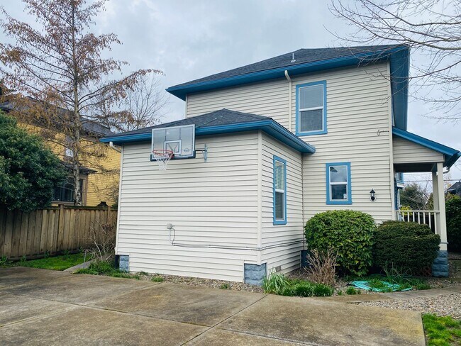 Building Photo - Beautiful Single Family Home in the Willia...