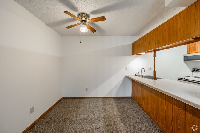 2BR, 1.5BA - 1,022SF - Dining Room - Marina Point Apartments