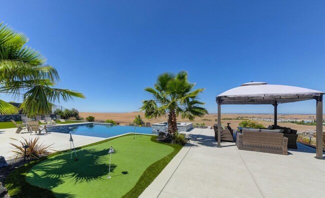 Foto del edificio - 214 Candlewood Ct