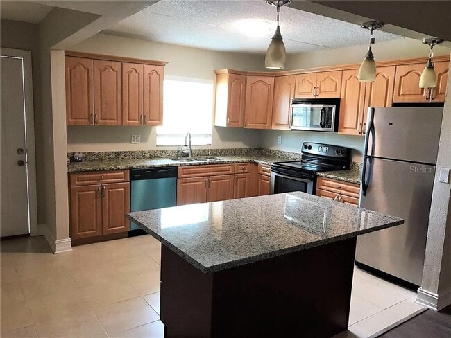 Building Photo - 2835 Somerset Park Dr