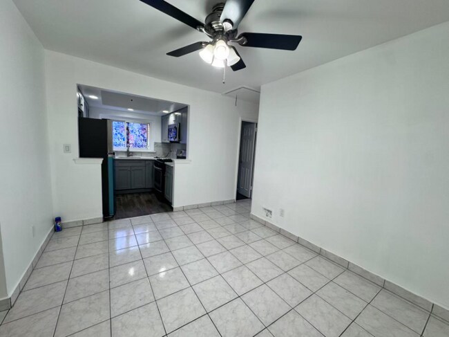 Foto del edificio - 1454 Stadium Ave