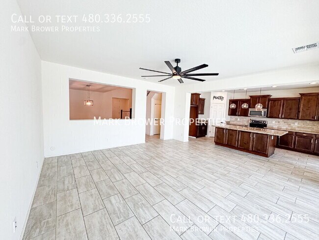 Building Photo - 3546 N Los Alamos