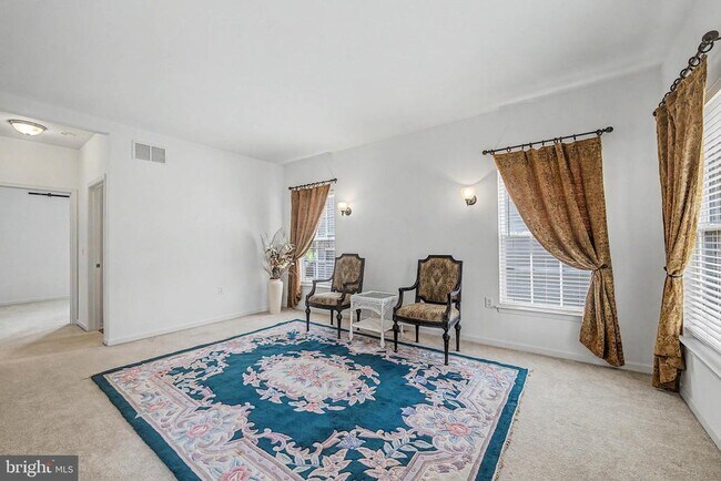 Foto del edificio - 9 Woodmere Rd