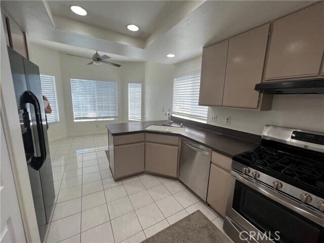 Foto del edificio - 154 N Batavia St