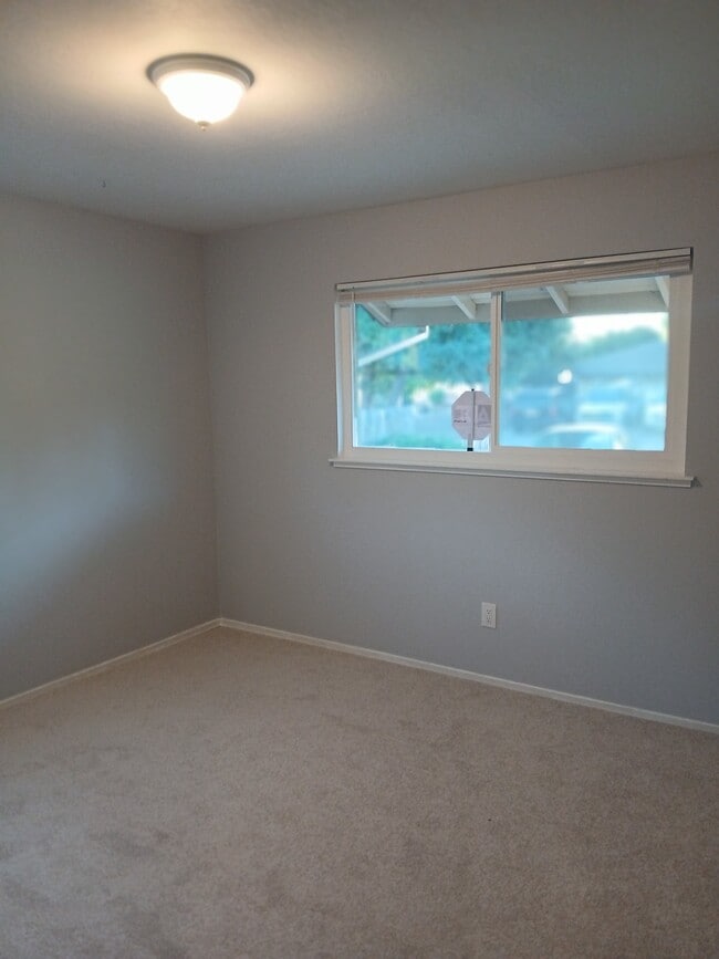 Building Photo - 5061 Bonniemae Way