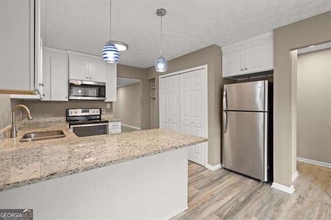 Building Photo - 326 Farm Pl Ct NE