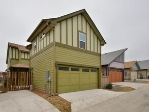 Building Photo - 912 Sugaree Ave