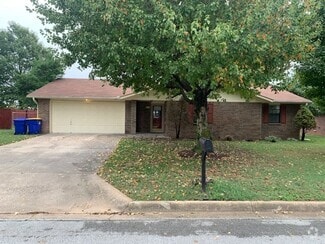 Building Photo - 519 Garland Pl