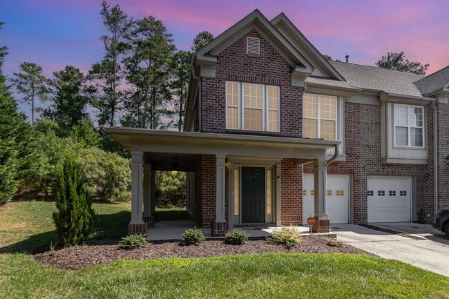 Lovely 2-Bedroom Move-In Ready Townhome in... - Lovely 2-Bedroom Move-In Ready Townhome in...