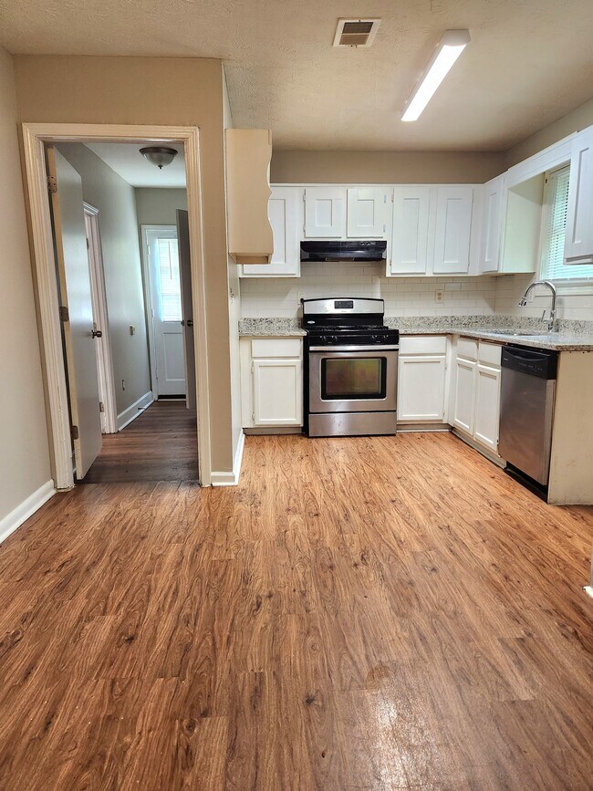 Foto del edificio - 2967 Valley View Cir