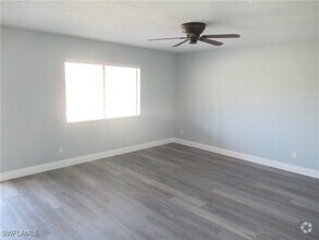 Building Photo - 4601 Bayshore Dr
