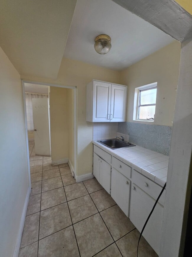 Foto del edificio - 655 SW 19th Rd