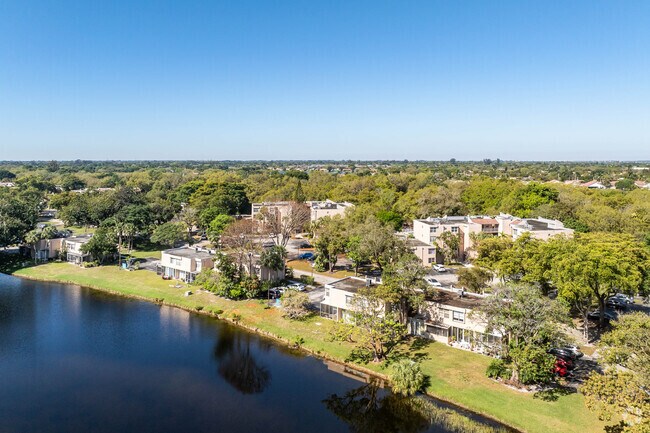 Building Photo - Live Oak Place