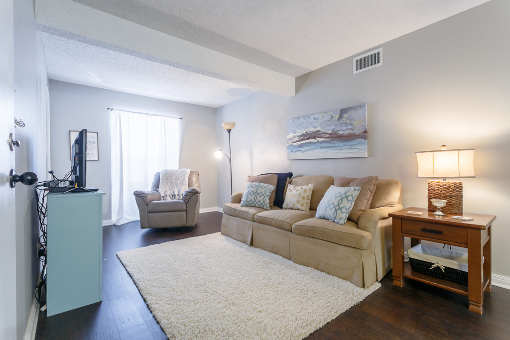Primary Photo - 301 E Reynolds Dr