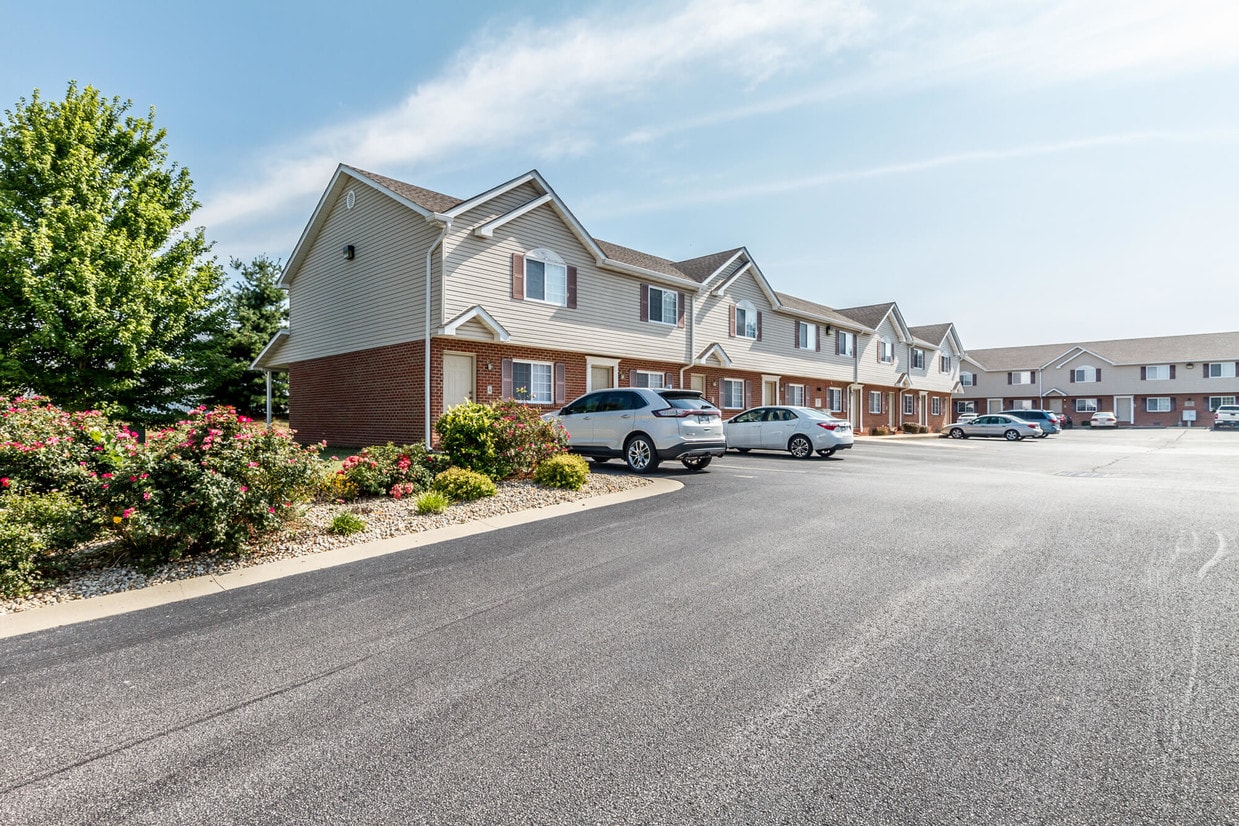 720 Fountain View Dr Unit C, Mascoutah, IL 62258 Apartment for Rent