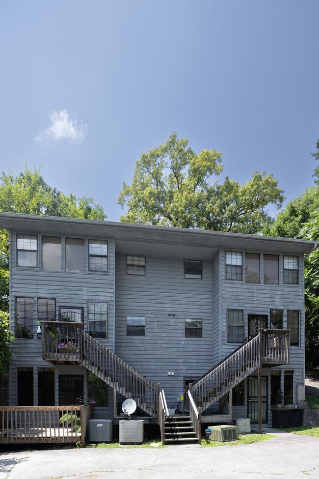 Building Photo - 34 Woodlawn Dr
