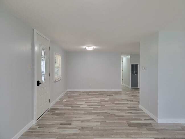 Foto del edificio - 625 Weavertown Rd