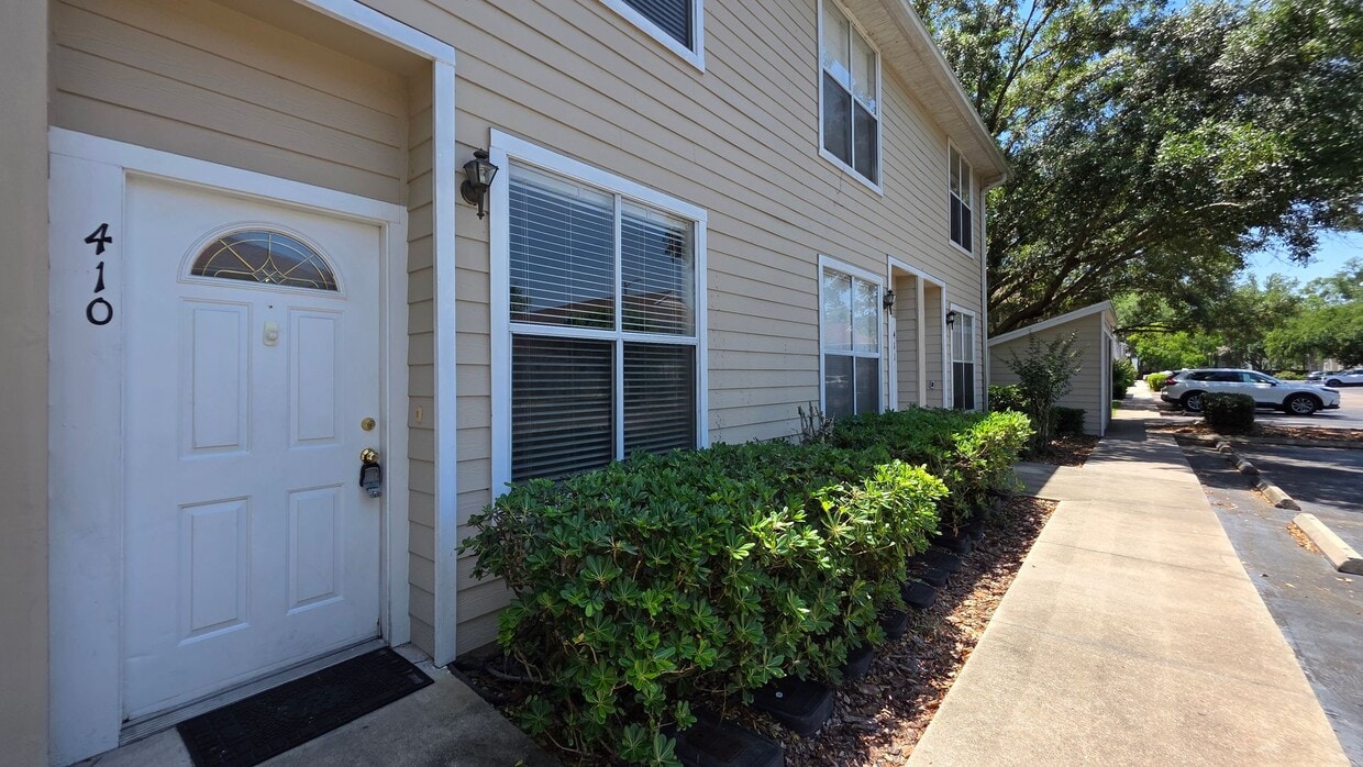 Primary Photo - FOR RENT 2 bed 2.5 bath Condominium